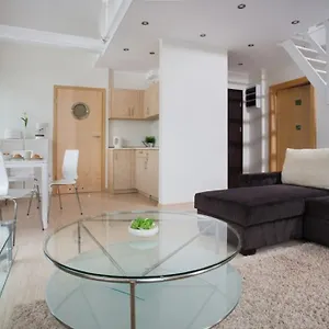 Yellow House Lodging Sopot